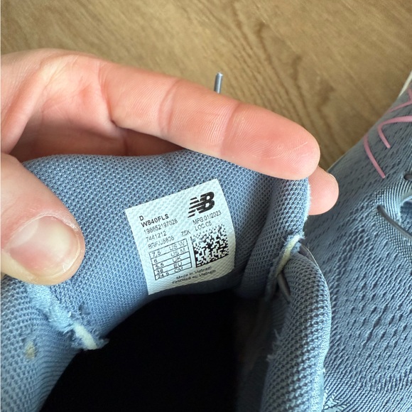 New Balance fresh foam 840 Women's Shoes in Gray and Pink - Picture 5 of 7